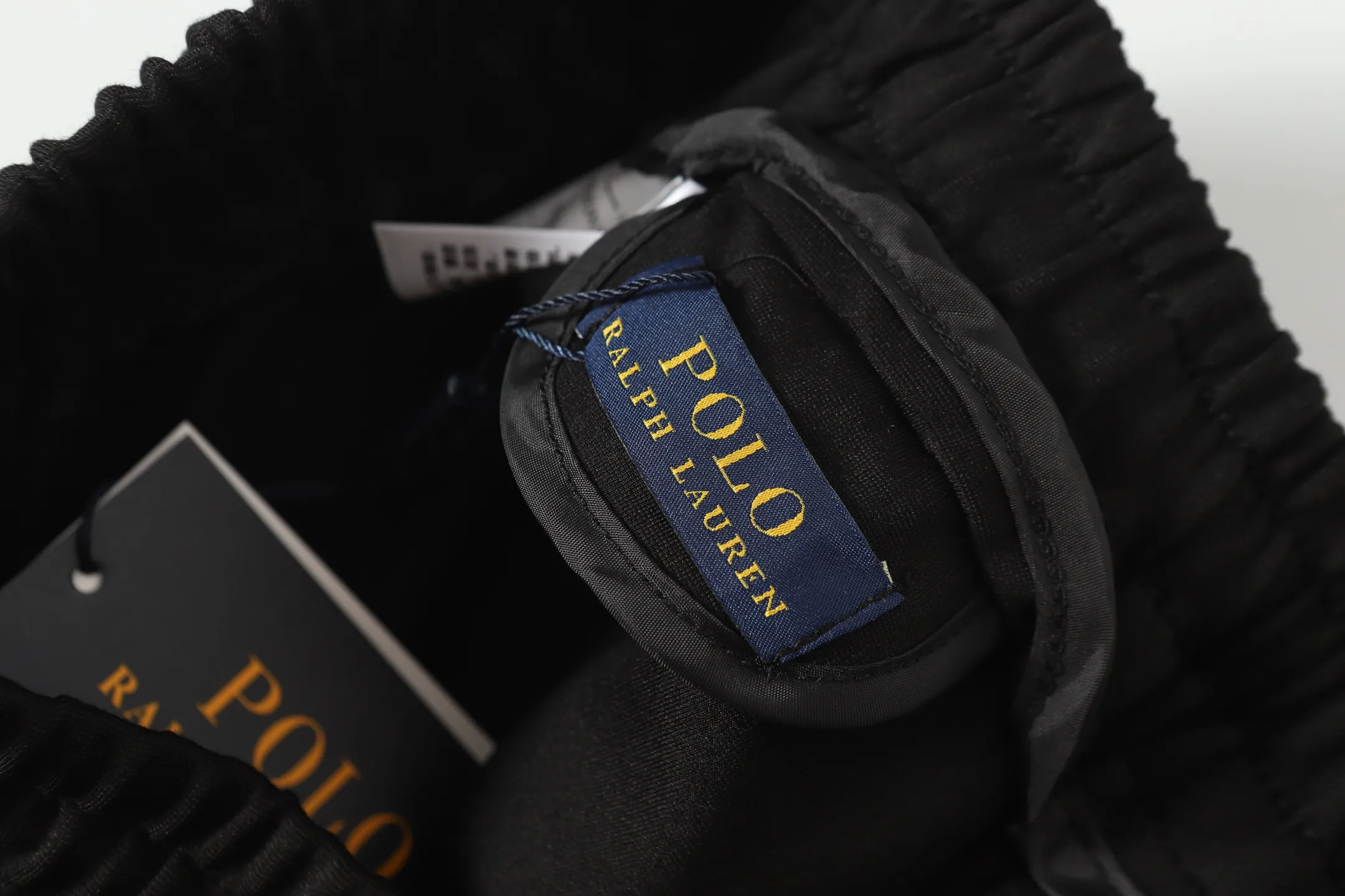 P260 🔥50ss new product Paul Ralph Lauren trousers, original counter casual, with knitting, luxury classic brand original LOGO accessories, counter best-selling style, very comfortable to wear, low-key yet luxurious, very classy to wear. Needless to say, the trousers style and tailoring, the upper body is exquisite and vivid👍High-end first-class top quality materials, truly palace-level casual pants, made of Turkish cotton ✂️The quality is outstanding. After heavy washing, the pants are very soft and not picky. The upper body is absolutely stylish and extremely luxurious. Size: S.M.L.XL.XXL
